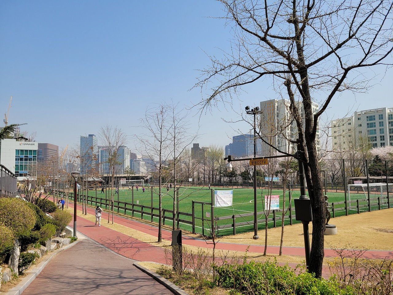 低谷并不可 低谷并不可